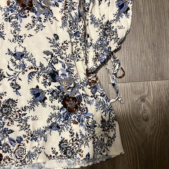 AEO Floral Cold Shoulder Long-Sleeve Dress Like New - Picture 5 of 9
